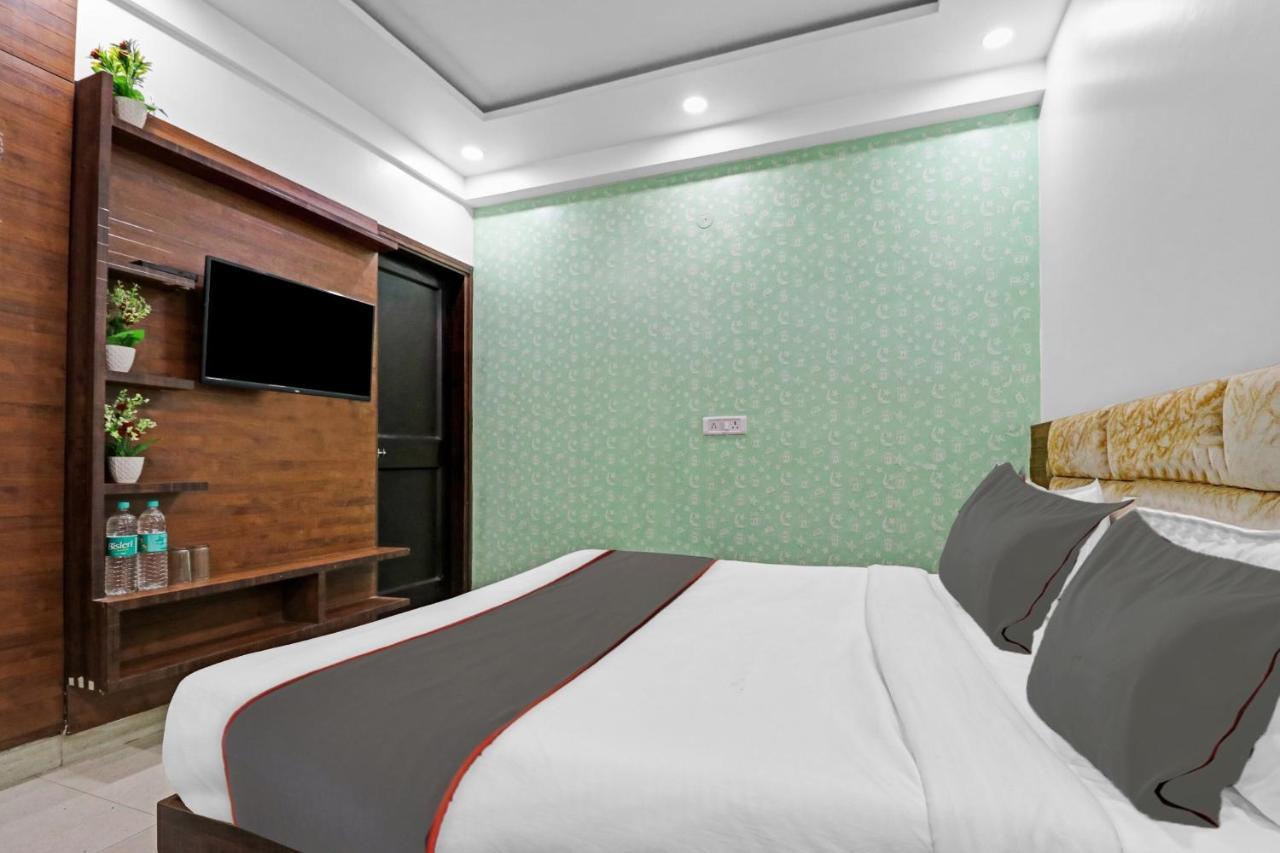 Hotel O Bharat Stay Near Indira Gandhi International Airport ニューデリー エクステリア 写真
