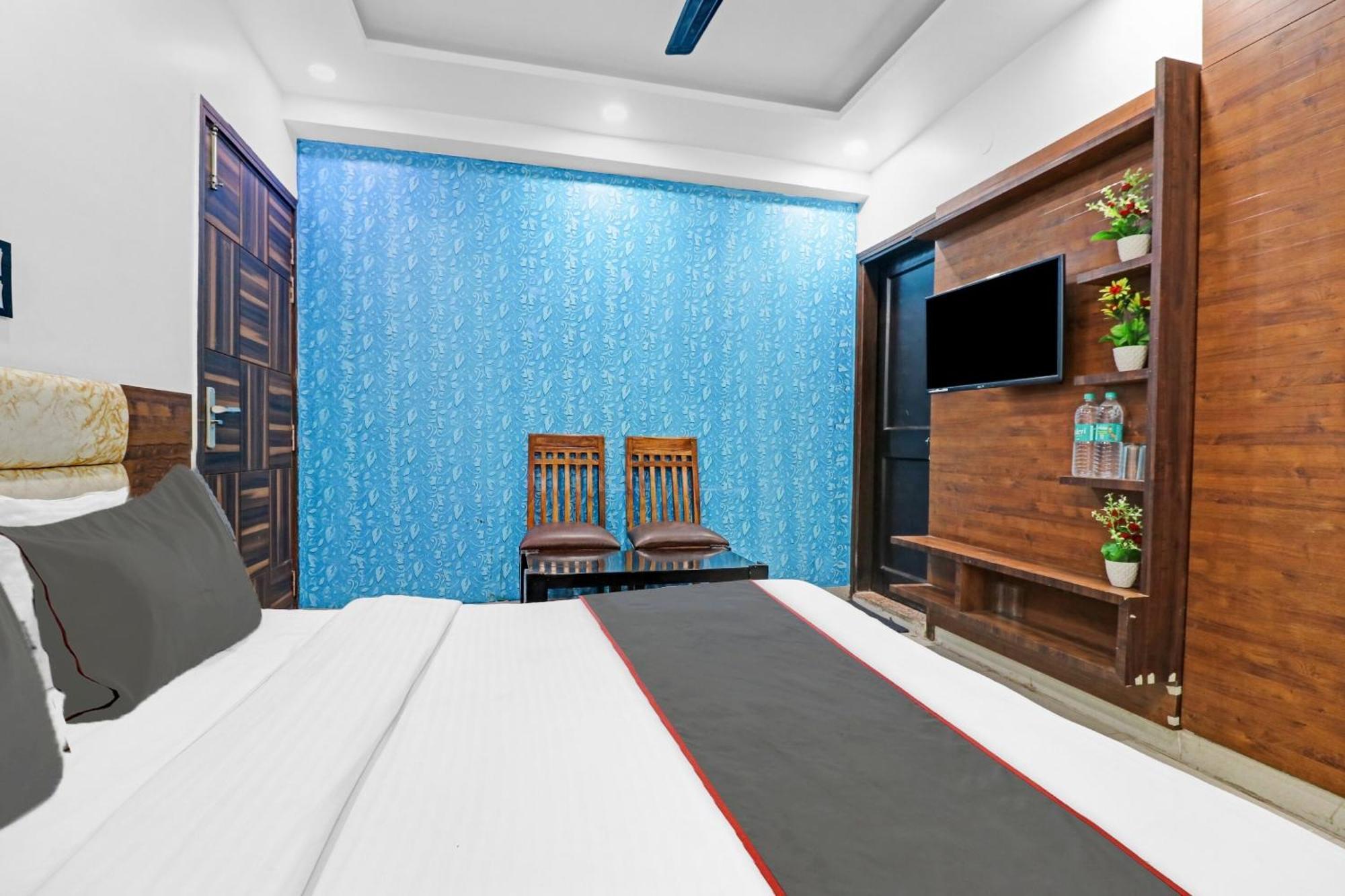 Hotel O Bharat Stay Near Indira Gandhi International Airport ニューデリー エクステリア 写真