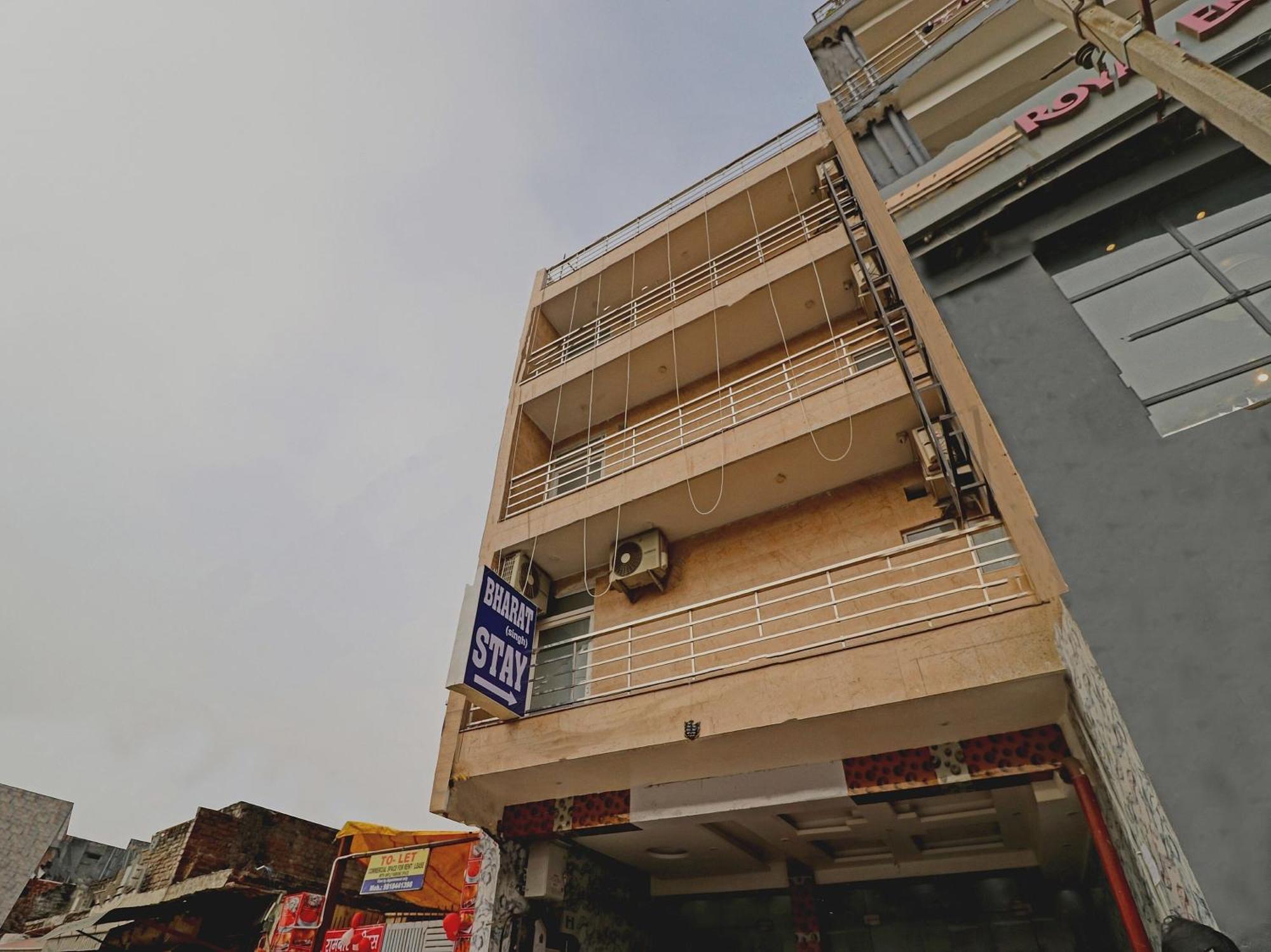 Hotel O Bharat Stay Near Indira Gandhi International Airport ニューデリー エクステリア 写真