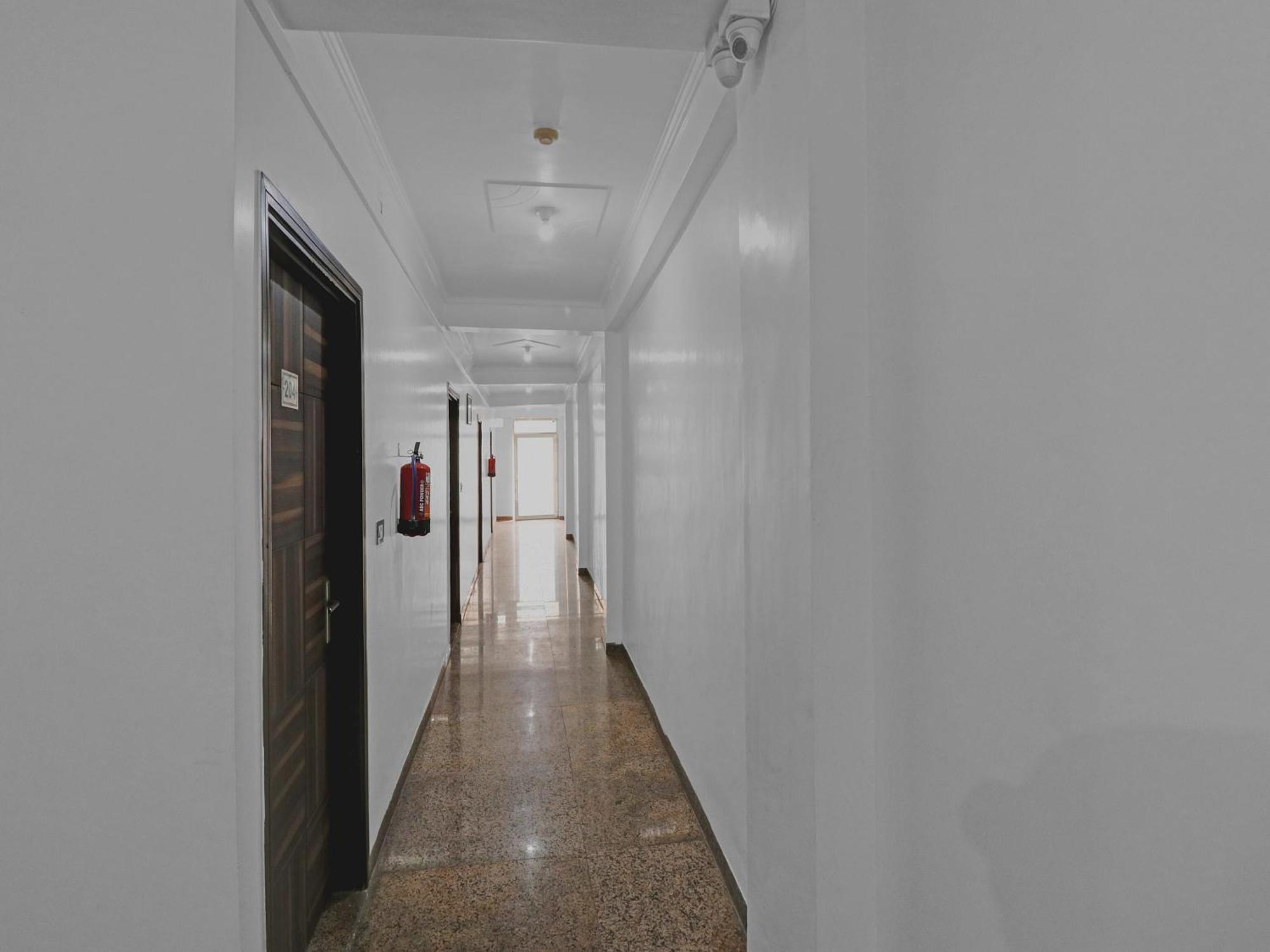 Hotel O Bharat Stay Near Indira Gandhi International Airport ニューデリー エクステリア 写真